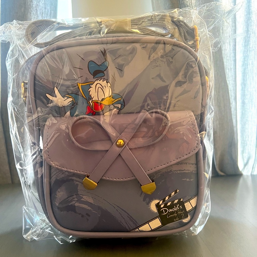 WondaPop Luxe Disney Donald Duck Crossbody Bag